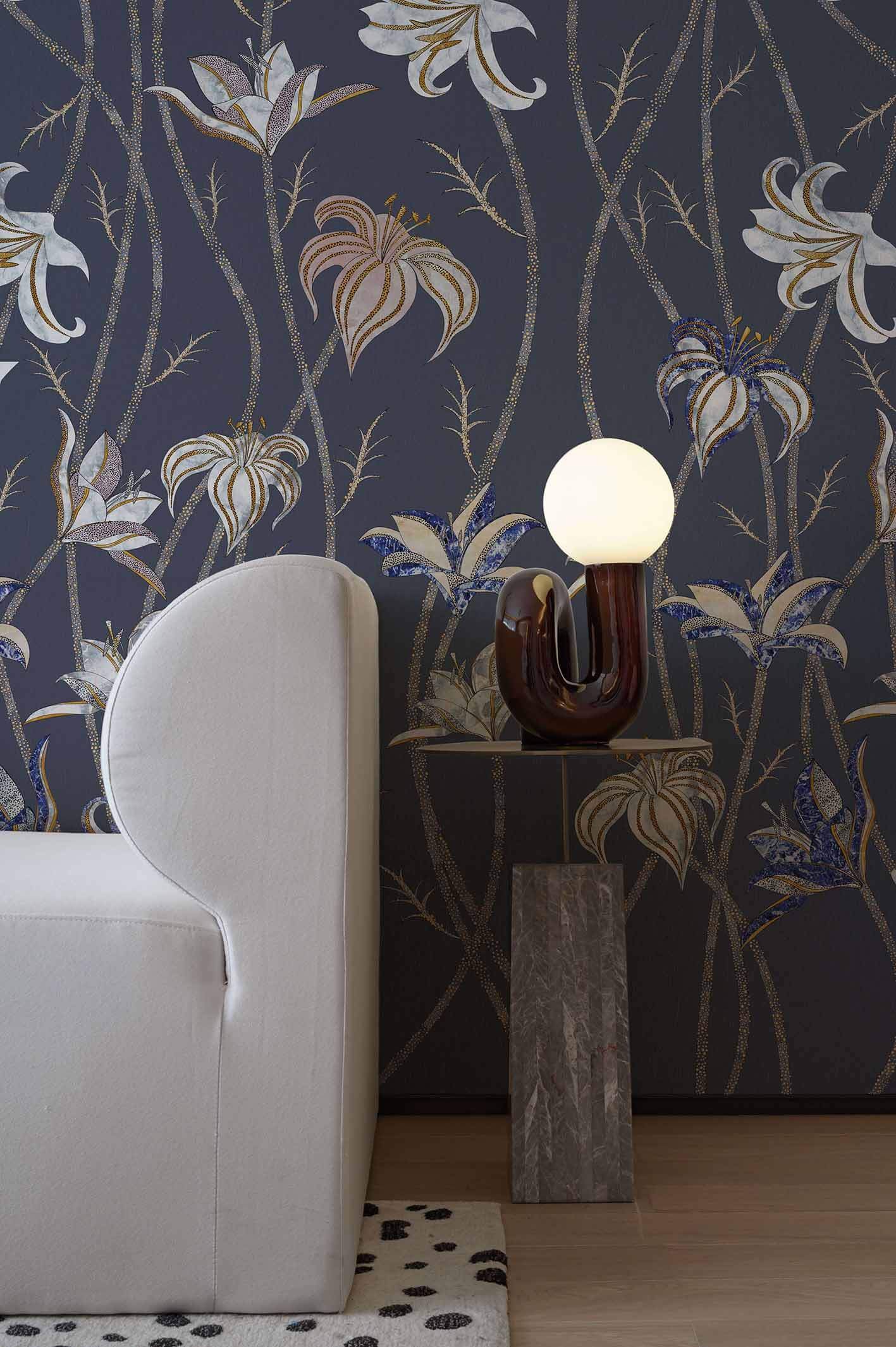 Fiori-Blu-Ardesia-MaVoix-carte-da-parati-wallpaper-home-living-room-corner-Collezione-Racconti-1