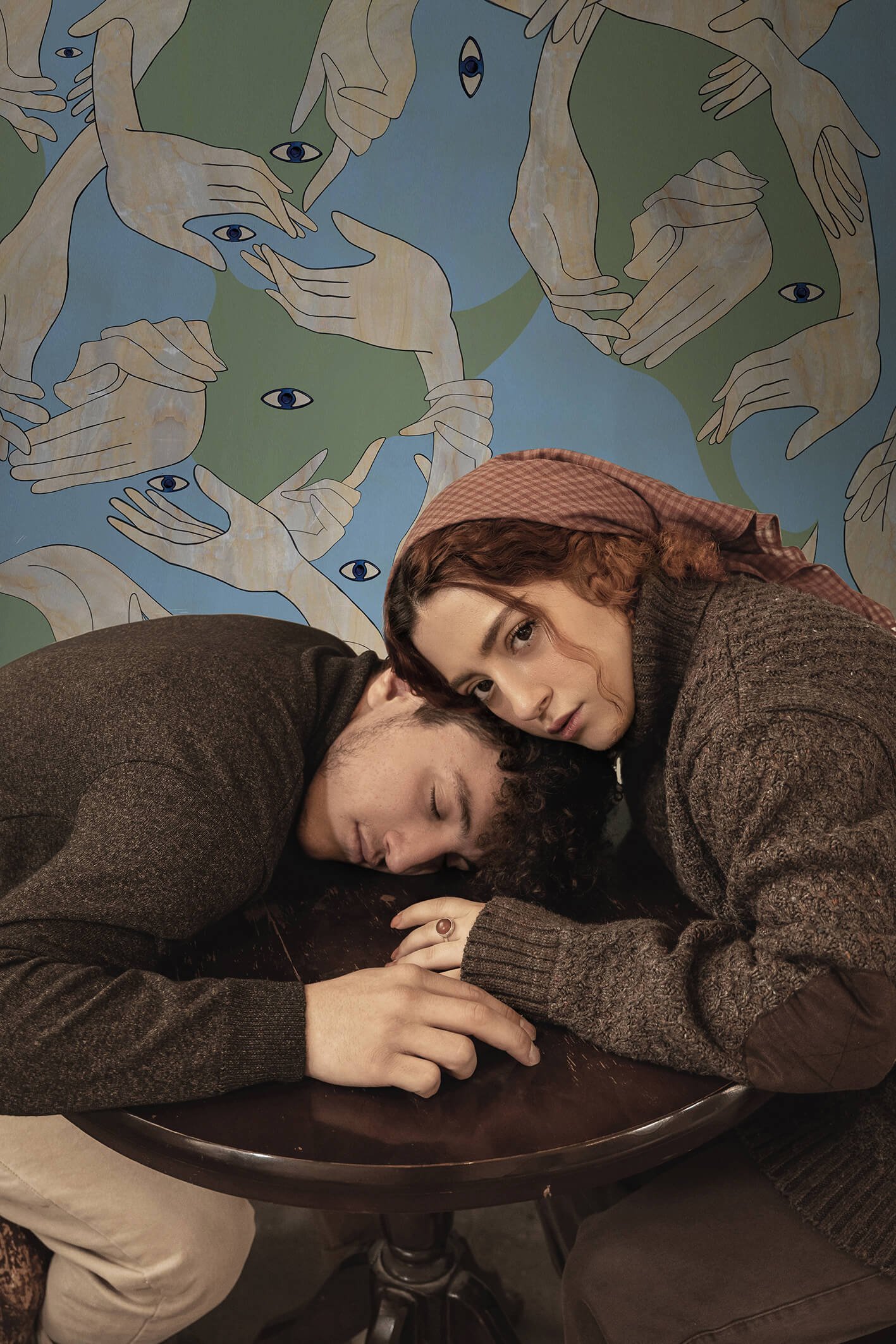 Uno-Nessuno-Camouflage-chiaro-MaVoix-wallpaper-model-staging