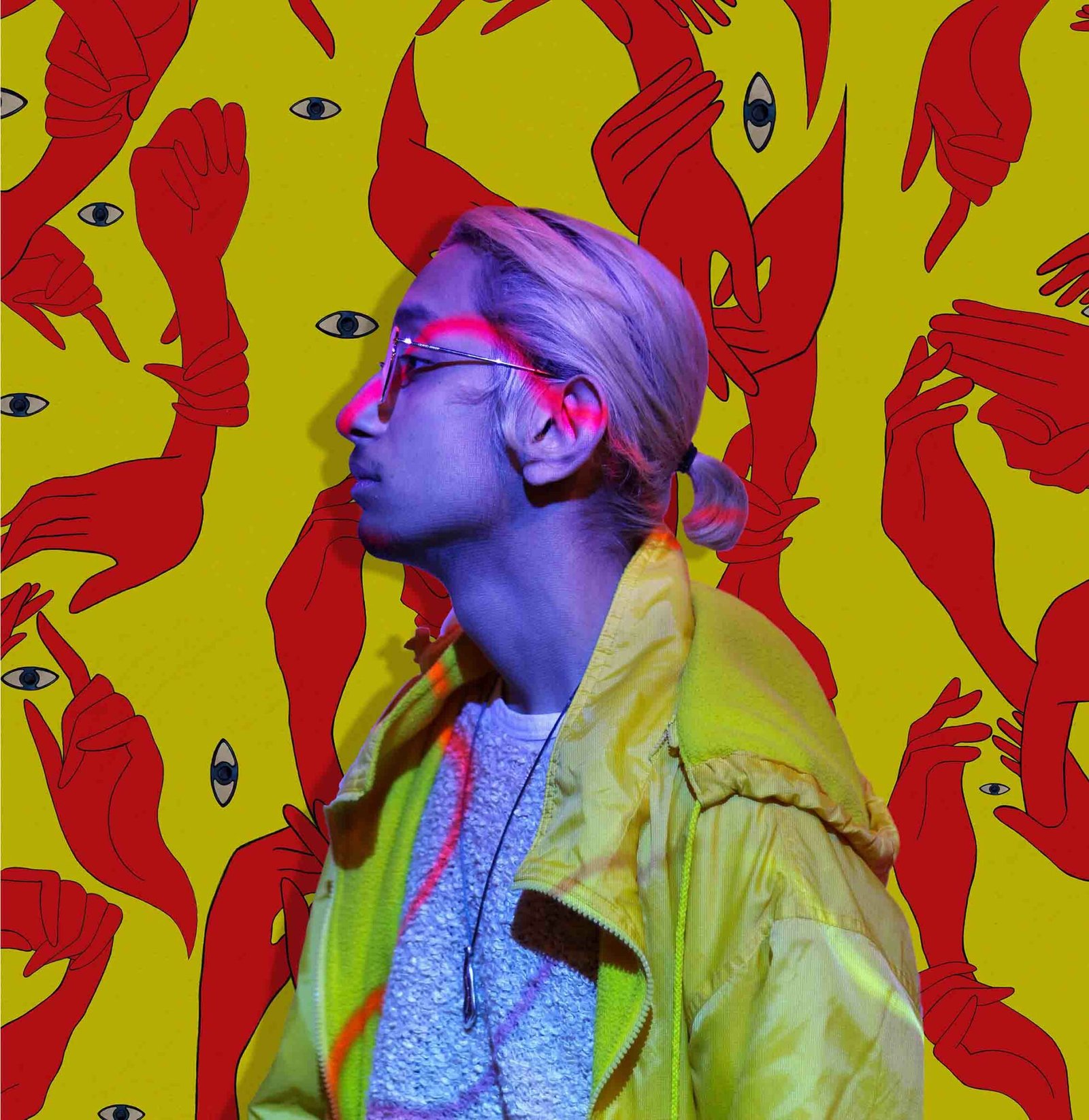 Uno-Nessuno-FLUO-Wallpaper-MaVoix-model-staging-1-1991x2048