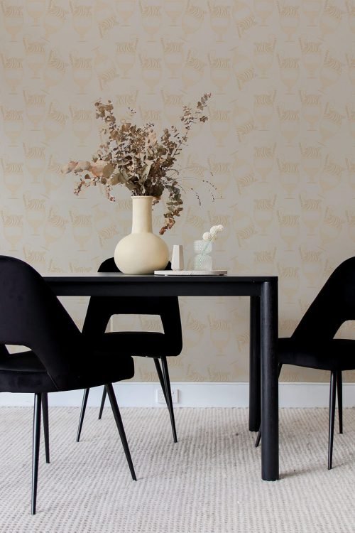 Carta-da-parati-Fontana-Osso-di-seppia-MaVoix-wallpaper-dining-room-interior-1