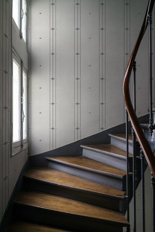Carta-da-parati-Occhi-Ecru-cotone-MaVoix-essential-apartment-in-Paris-scale-details-wall-decor-scaled