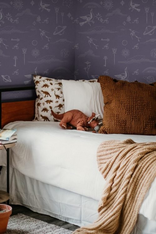 Carta-da-parati-Universo-Malva-children-bedroom-wallpaper-scaled