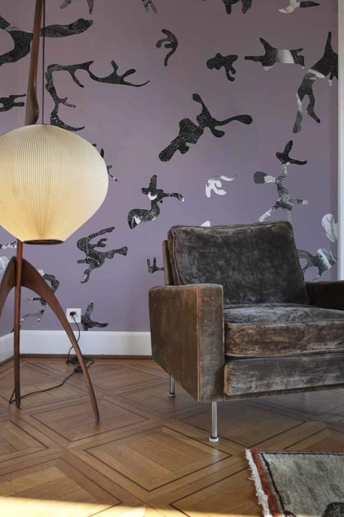 Find-me-in-the-Dark-Retro-Rosa-MaVoix-Wallpaper-by-Magnus-Gjoen-living-room-styling-Spazio-Miscella-scaled